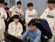 LOL最(zuì)强全华班成为笑话！国一中被對(duì)位MVP，對(duì)手嘲讽：NA＞LPL