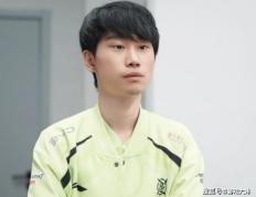 LOL热度严重下滑，多位(wèi)職(zhí)业选手都不想播了，纷纷直播玩其他游戏