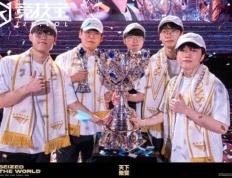 LOL-T1问鼎(dǐng)S15全球縂(zǒng)决赛冠军，Faker收(shōu)获个人第六冠