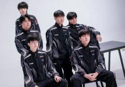 【一(yī)竞技(jì)1JingJi】LOL：LPL首支至臻(zhēn)全華(huá)班(bān)诞生 AL新教练打(dǎ)脸Tabe