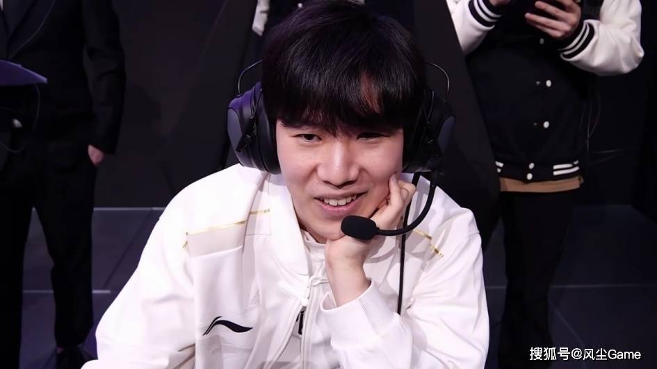 LPL转会期改(gǎi)革(gé)失(shī)败！6位(wèi)一线选手休息，仅有3人参加竞拍