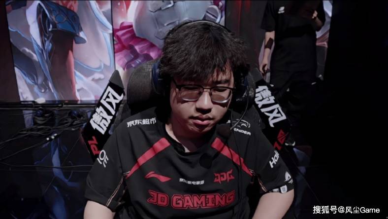LPL转会期改(gǎi)革(gé)失(shī)败！6位(wèi)一线选手休息，仅有3人参加竞拍