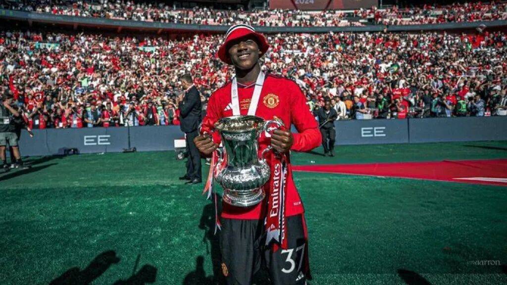 阿(ā)莫(mò)林:曼(màn)联的(de)未来是青训!并已确定青训三(sān)原则