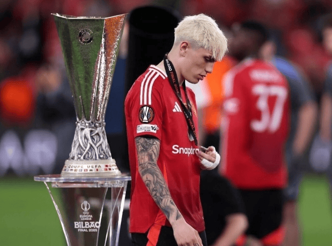 阿(ā)莫(mò)林:曼(màn)联的(de)未来是青训!并已确定青训三(sān)原则