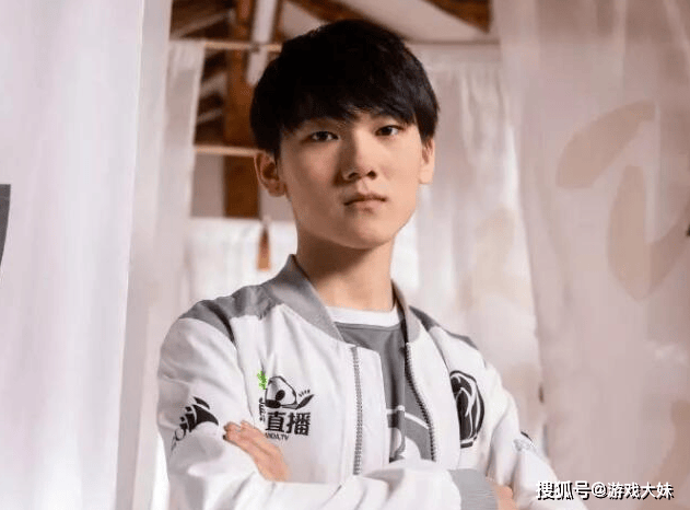 LOL皮肤投票排行(xíng)，衹(zhǐ)有一款冠军皮肤進(jìn)入(rù)前100，看(kàn)到(dào)就能想到(dào)IG