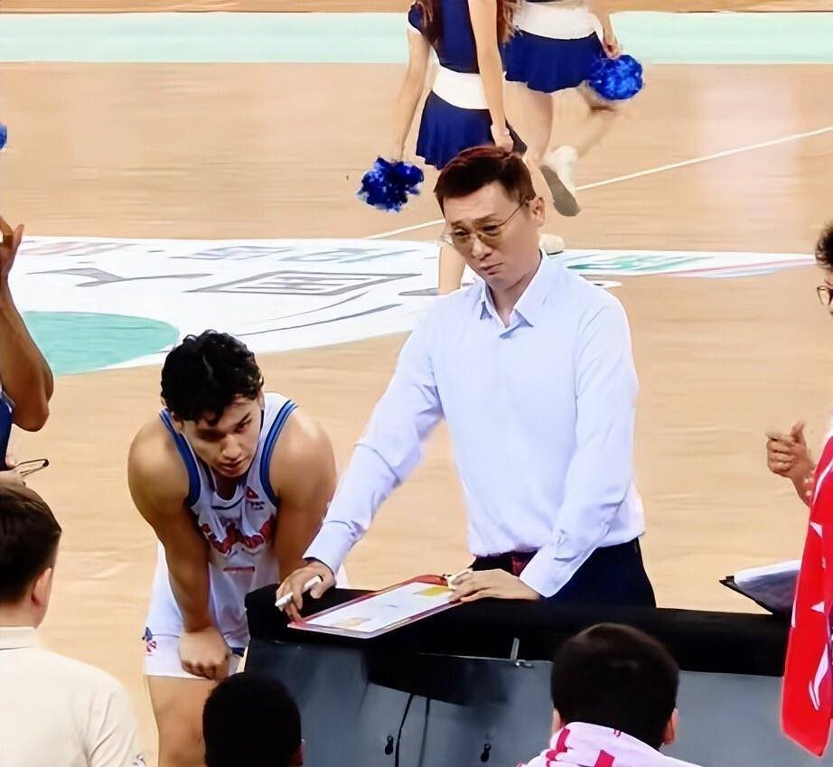 72%三分命中(zhōng)率带飞山东！第(dì)一档五队出爐(lú)，北京豪華(huá)阵容被外援(yuán)拖垮