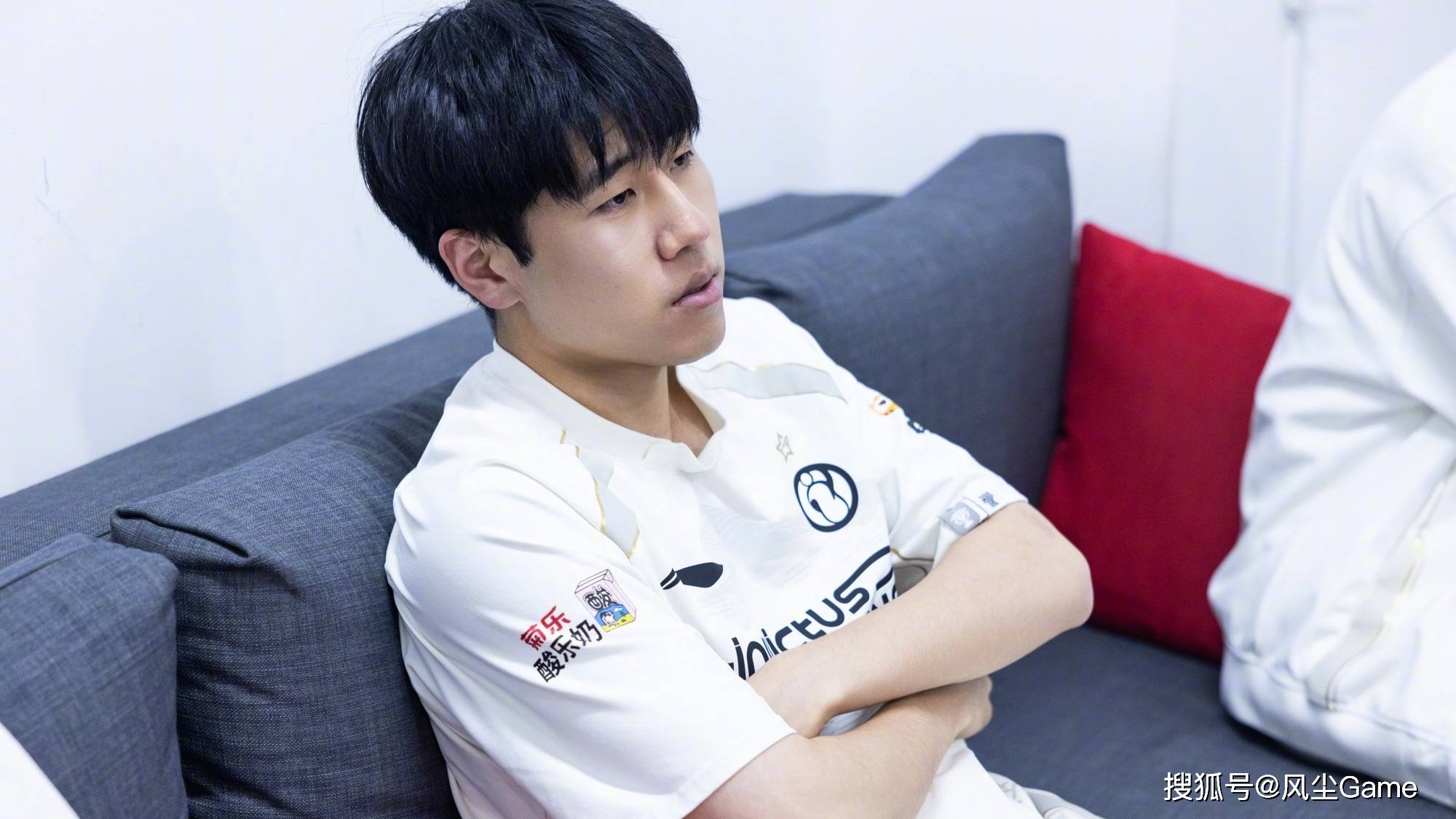 LPL全神班(bān)止步17强！英文解说怒斥TheShy：赛场表现令人作(zuò)呕