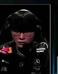 T1决賽(sài)队内语音火了，Oner调侃多兰不想贏(yíng)，Faker直言送太(tài)多