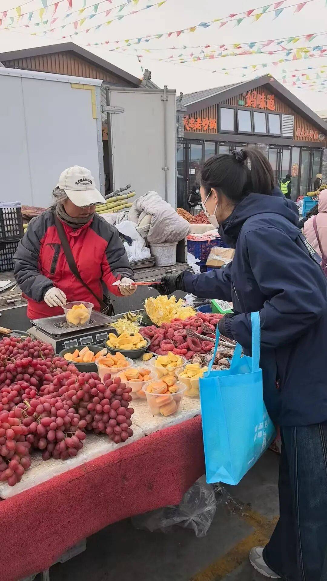 線(xiàn)上直播(bō)聚人(rén)气 線(xiàn)下宣讲入人(rén)心