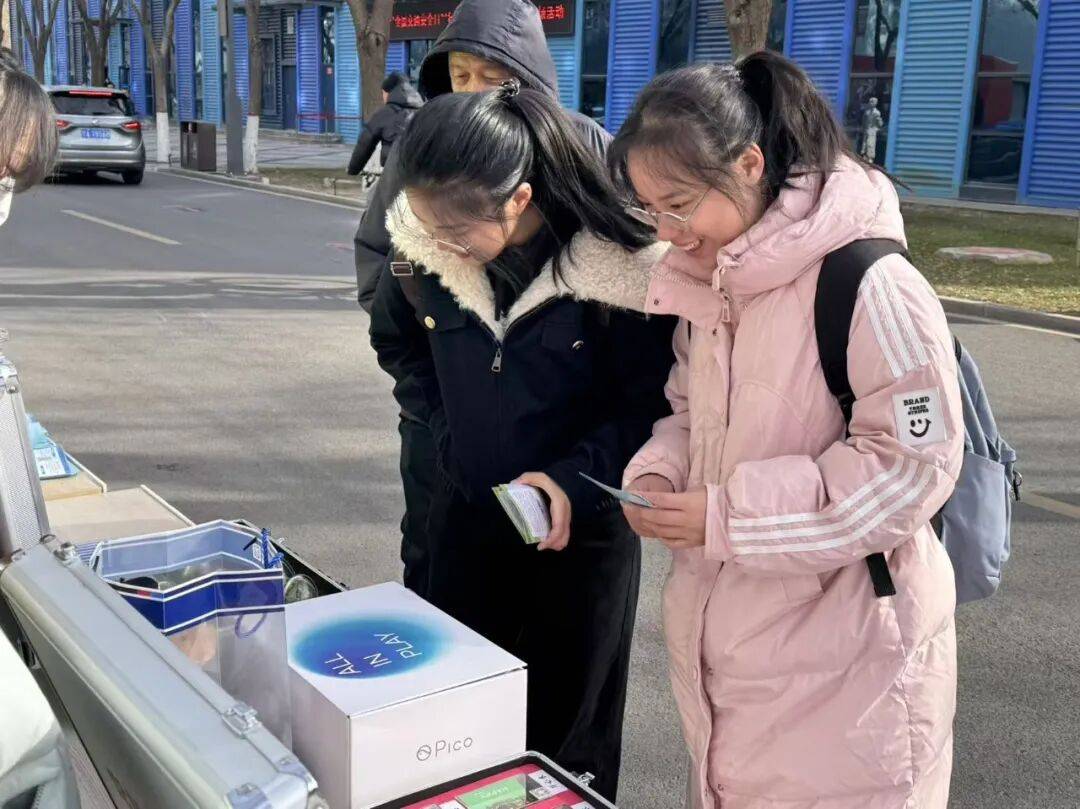 線(xiàn)上直播(bō)聚人(rén)气 線(xiàn)下宣讲入人(rén)心