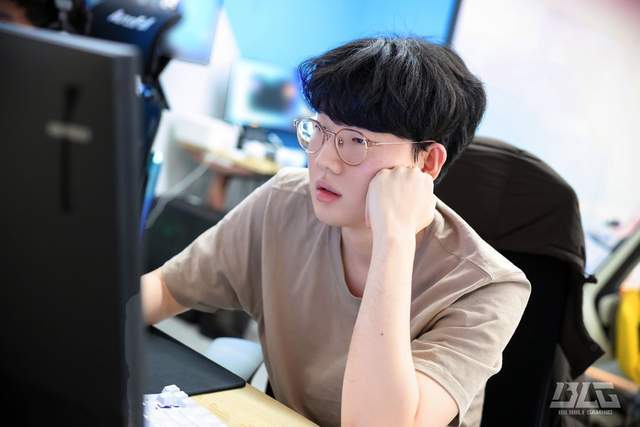 德杯八强名單(dān)出炉！银河战舰竟(jìng)被淘汰，LPL新賽(sài)季格(gé)局大变天？