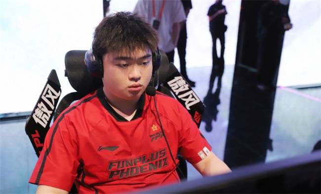 【一竞技1JingJi】LOL：LPL转会期最(zuì)尴尬选手出炉 顶级选手Jwei转会期没人(rén)要(yào)