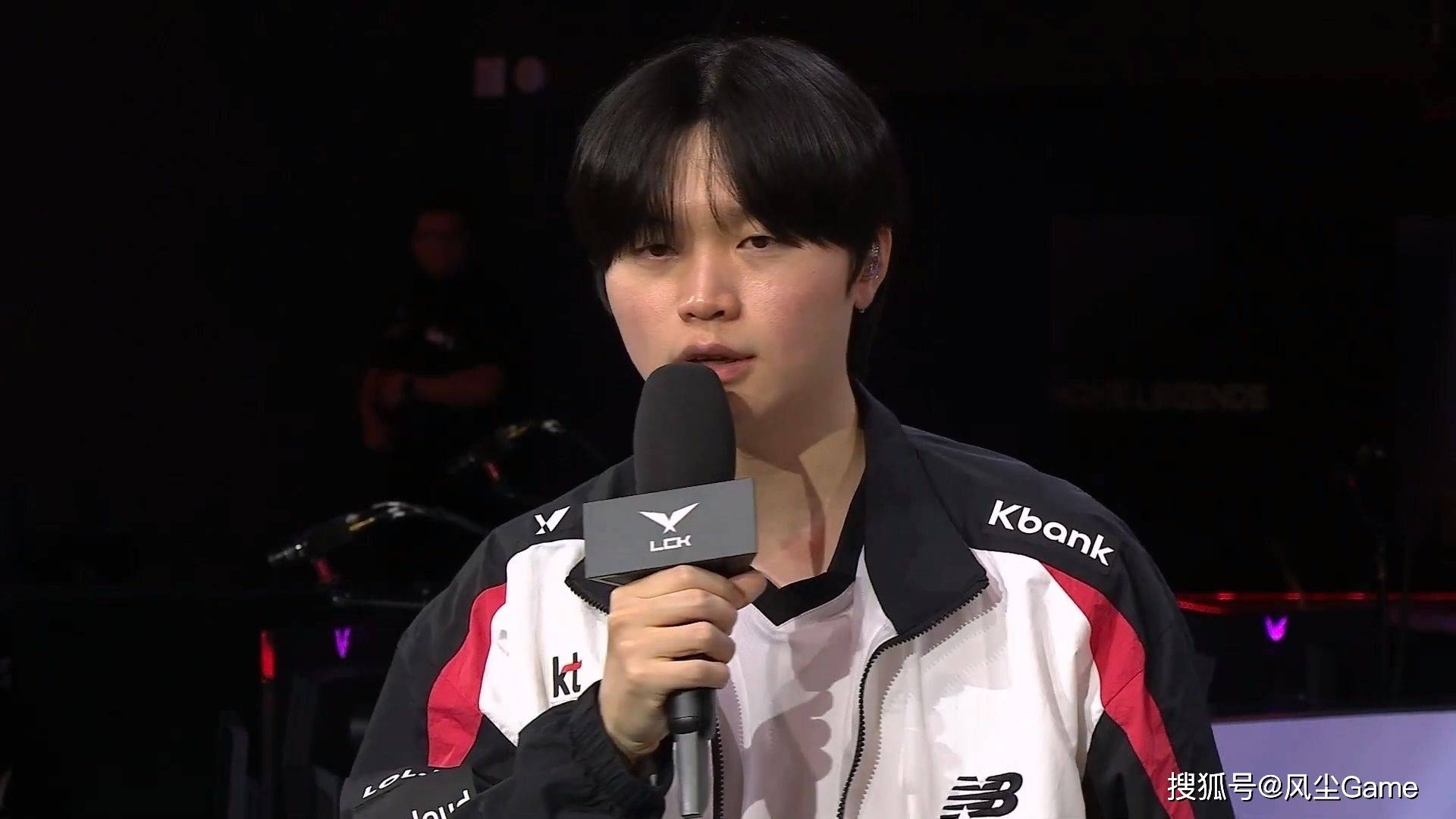 LOL十年賽(sài)事博(bó)主退網(wǎng)！LCK賽(sài)前整活：用河蟹(xiè)预測(cè)比賽(sài)結(jié)果