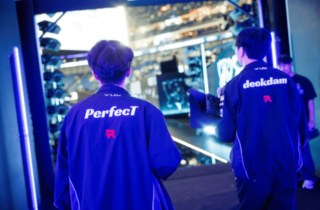 LCK内戰(zhàn)保(bǎo)送S15縂(zǒng)決(jué)賽(sài)，GEN再(zài)戰(zhàn)KT難(nán)重蹈覆辙？银河戰(zhàn)舰冲击冠军！